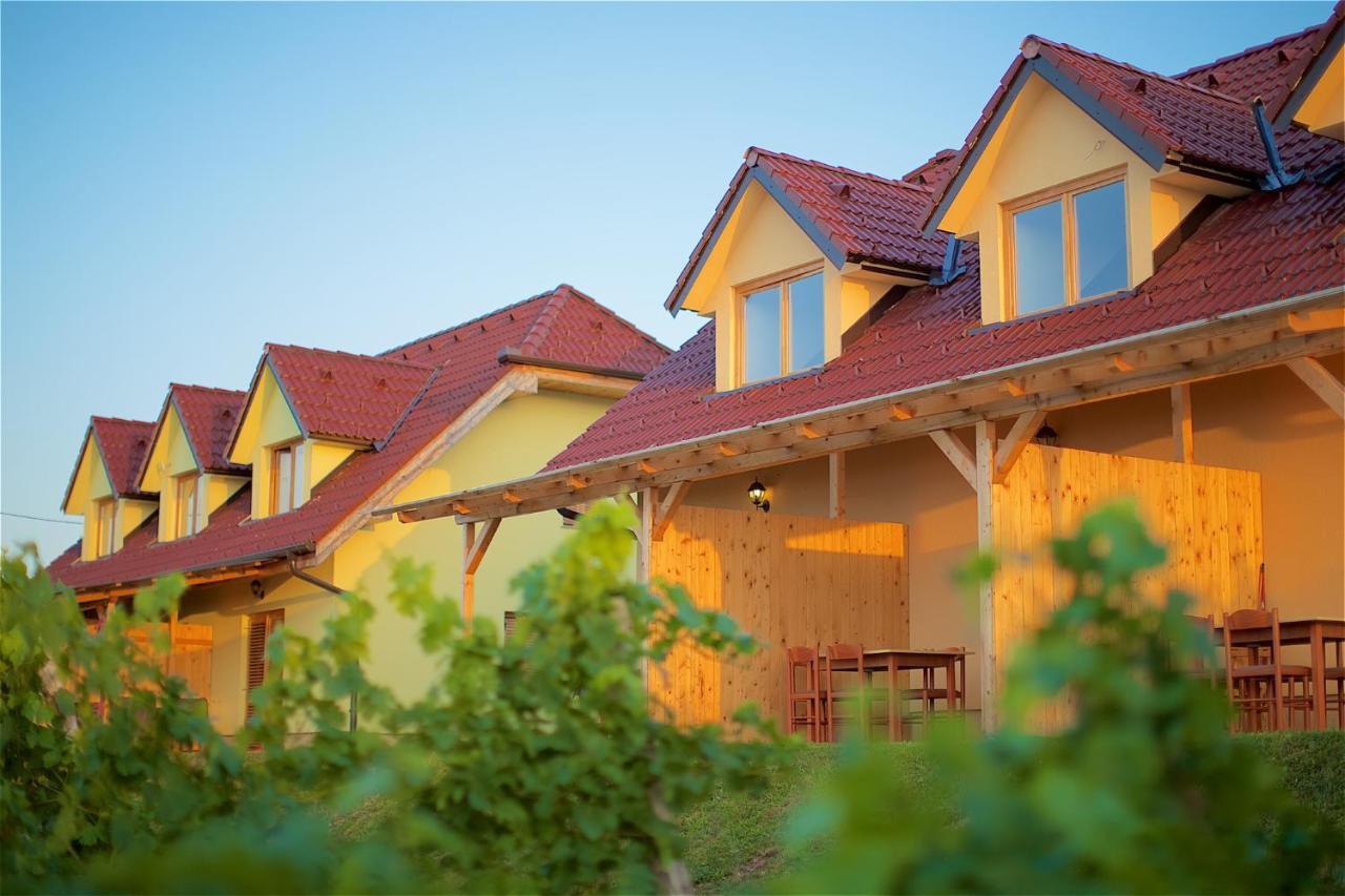 Tourist Farm Apartments Lovrec Jirsovci Kültér fotó