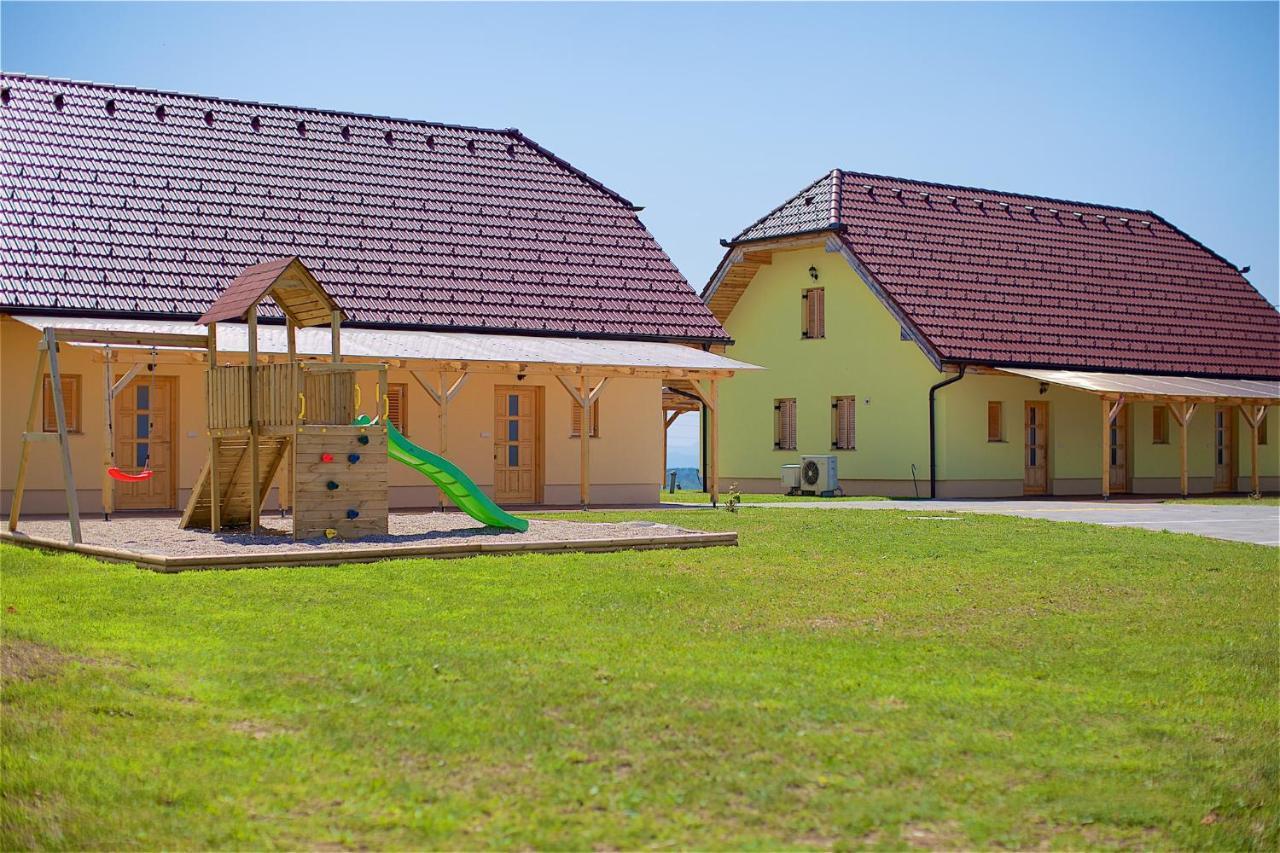 Tourist Farm Apartments Lovrec Jirsovci Kültér fotó