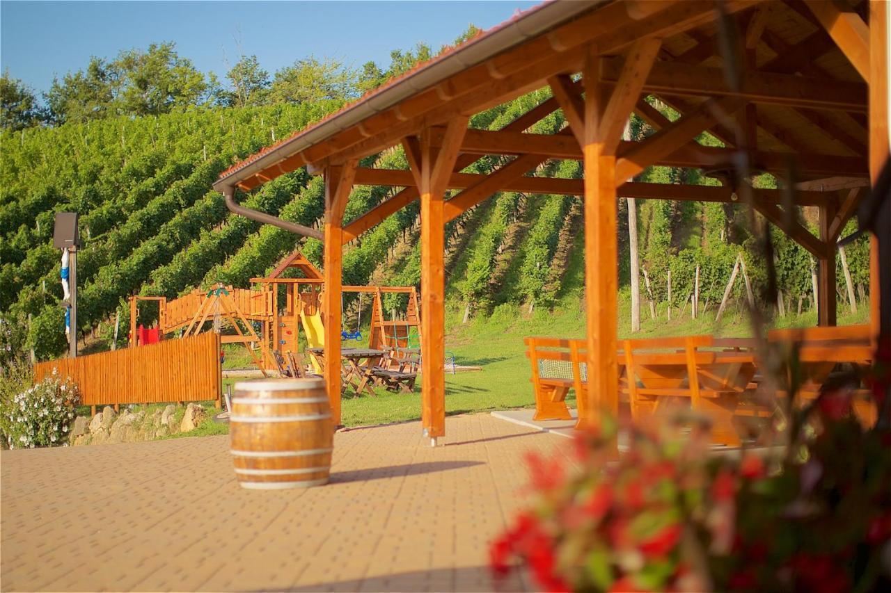 Tourist Farm Apartments Lovrec Jirsovci Kültér fotó